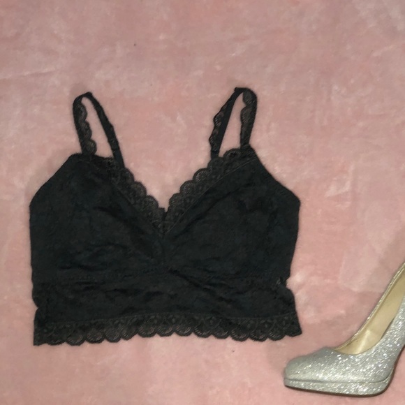 Laced crop top - Picture 1 of 3